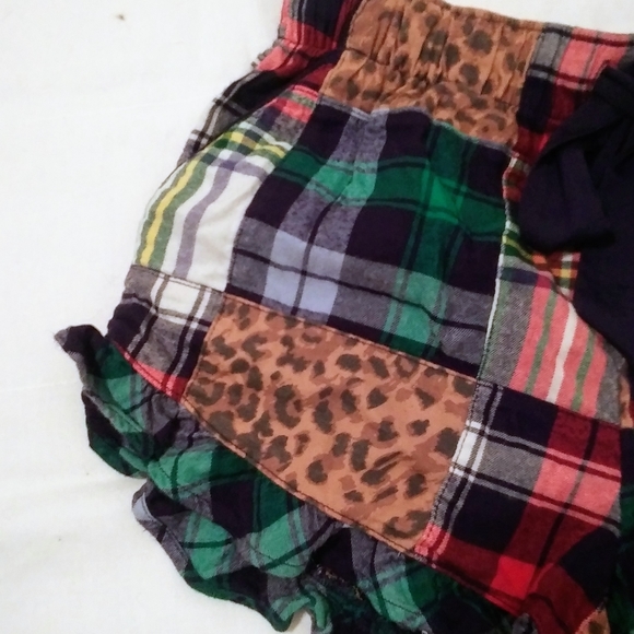 Bunddle of two Aeri cotton shorts - Picture 2 of 3